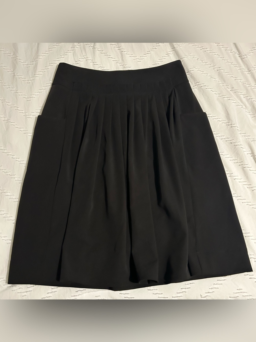 Simply Vera Vera Wang Women’s Pleated Skirt Knee Length Black Pockets Size 6